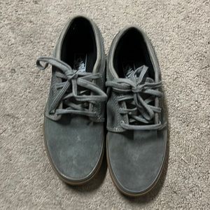 Vans Jamie Hart charcoal Gum Chukka Lows. Youth size 4.0 worn once like new.